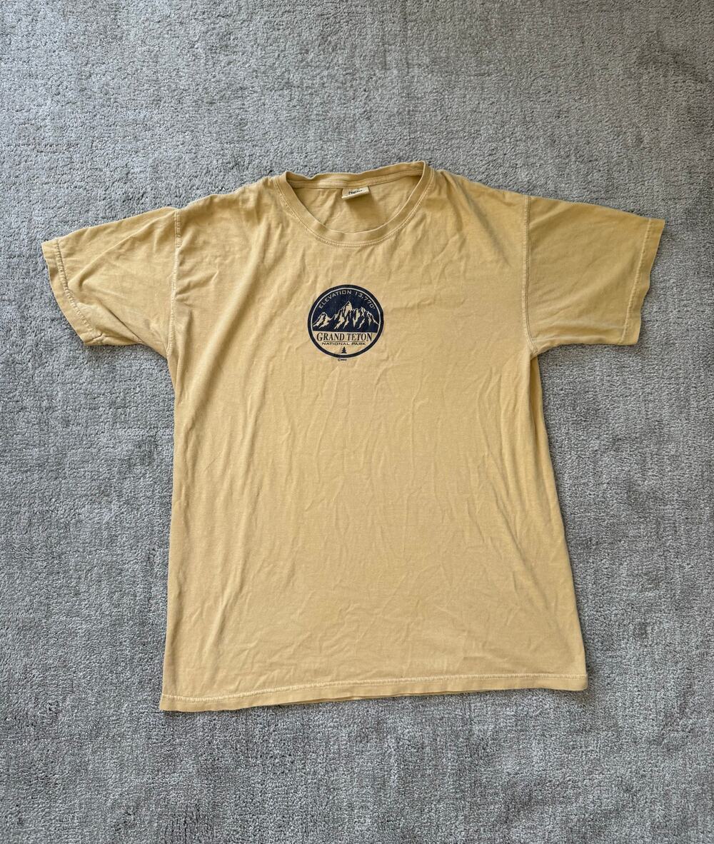 Comfort Colors Lake/Outdoor Graphic T-Shirt - Yellow - Size Large